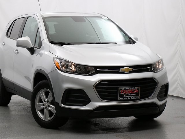 2022 Chevrolet Trax LS photo 2