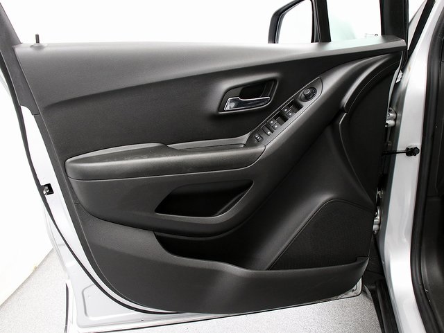2022 Chevrolet Trax LS photo 21