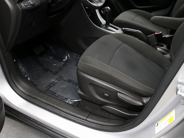 2022 Chevrolet Trax LS photo 22