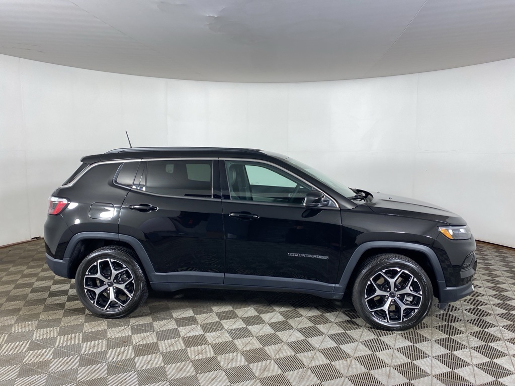 2025 Jeep Compass Limited photo 3