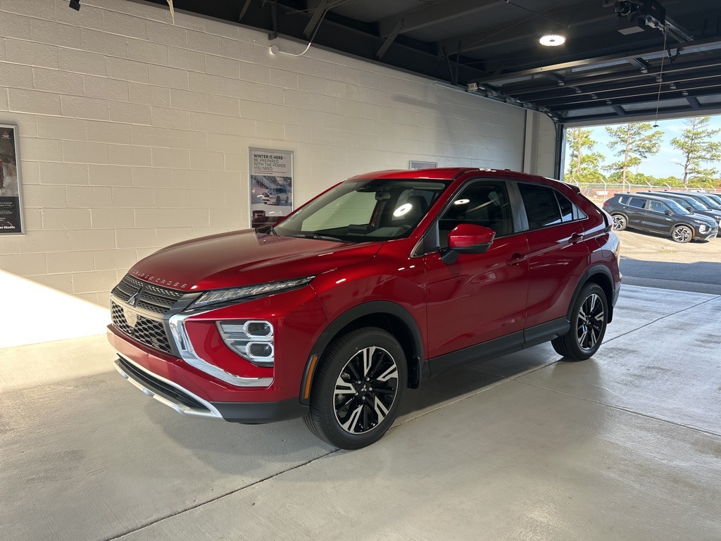 2025 Mitsubishi Eclipse Cross SE's photo