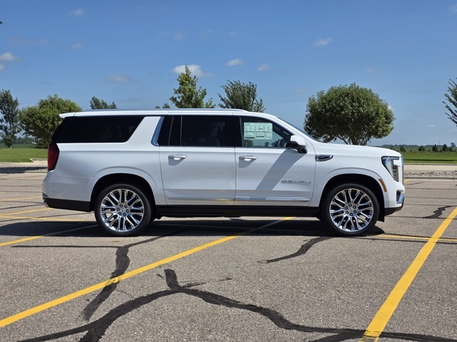 2025 GMC Yukon XL 4WD Denali