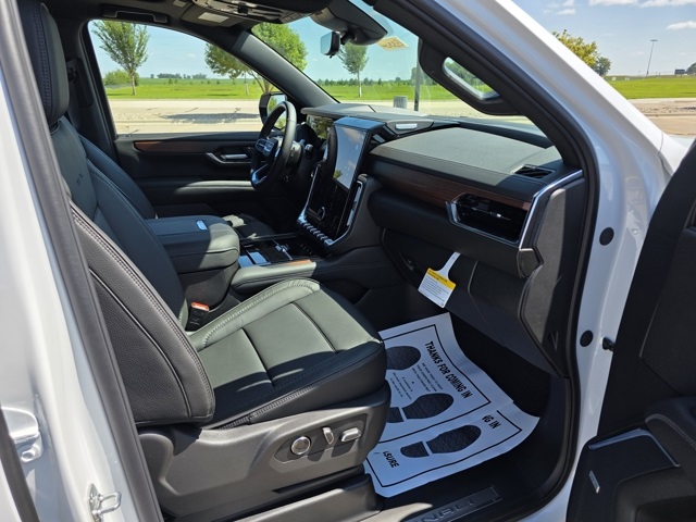 2025 GMC Yukon XL 4WD Denali