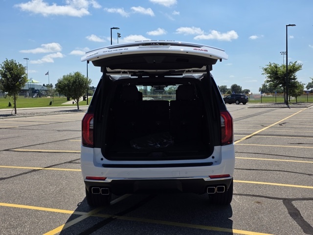 2025 GMC Yukon XL 4WD Denali