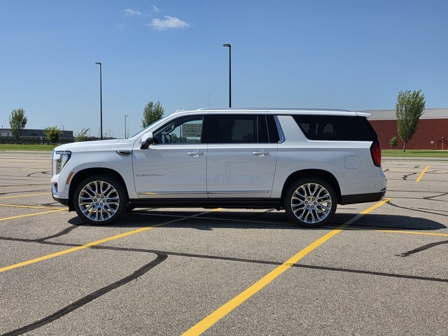 2025 GMC Yukon XL 4WD Denali
