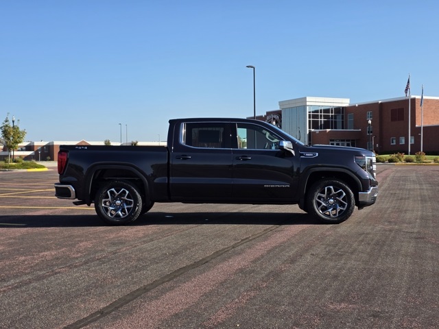 2026 GMC Sierra 1500 Crew Cab, Short Bed, SLE, 4WD
