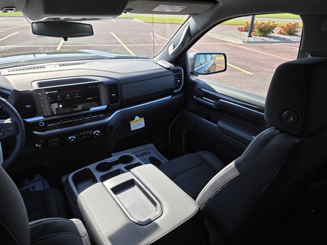 2026 GMC Sierra 1500 Crew Cab, Short Bed, SLE, 4WD