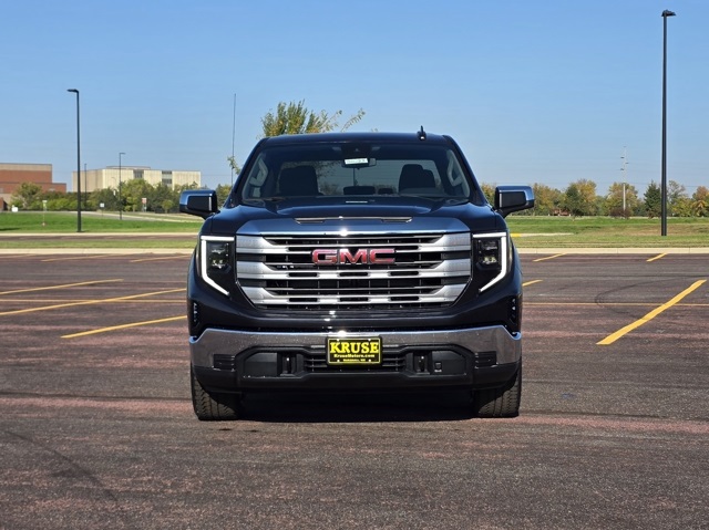 2026 GMC Sierra 1500 Crew Cab, Short Bed, SLE, 4WD