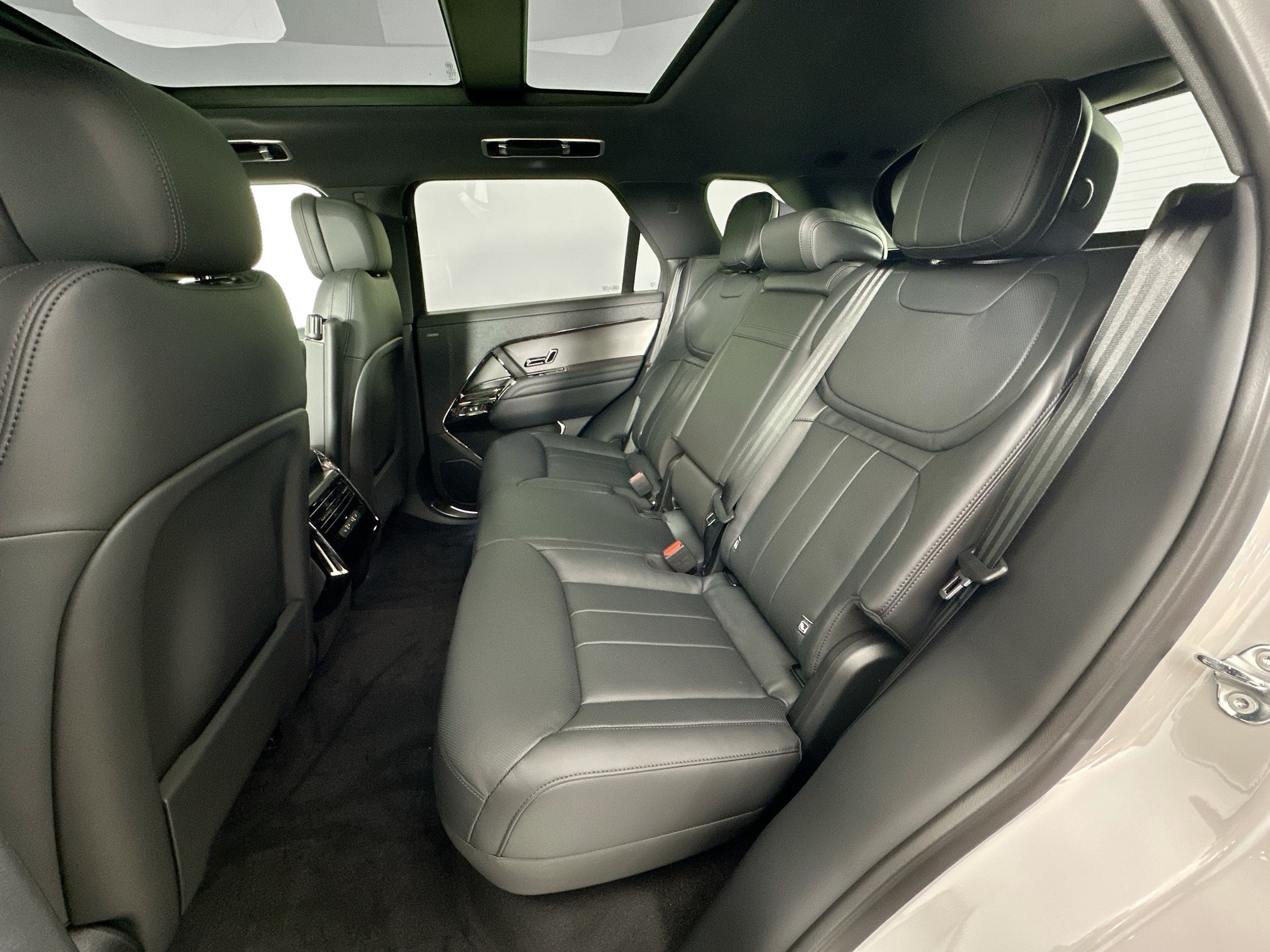 new 2025 Land Rover Range Rover Sport car, priced at $90,440