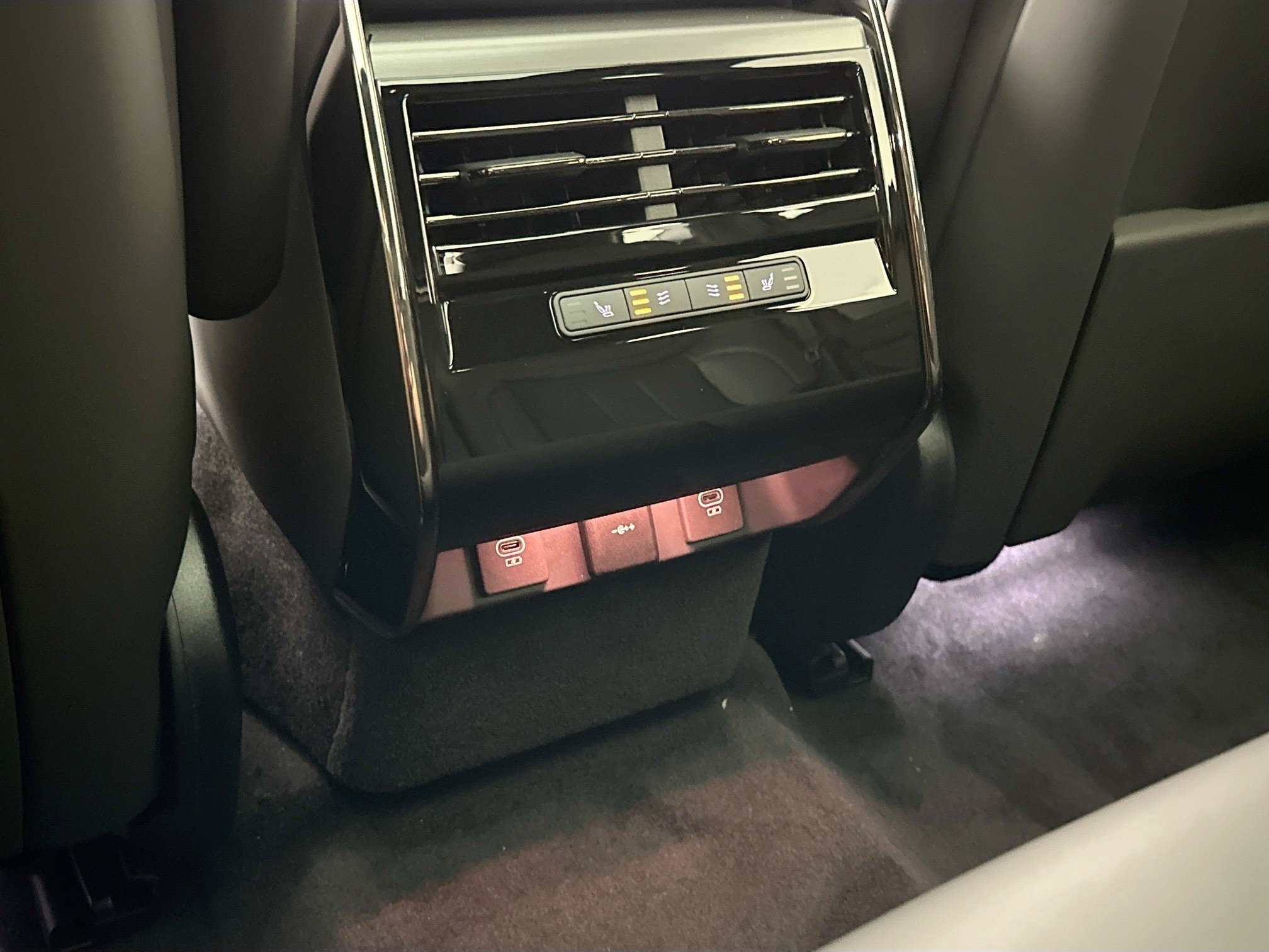 new 2025 Land Rover Range Rover Sport car, priced at $90,440