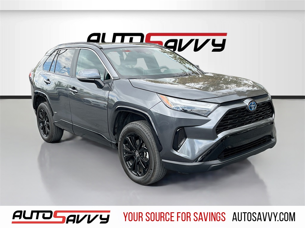 2022 Toyota RAV4 SE's photo