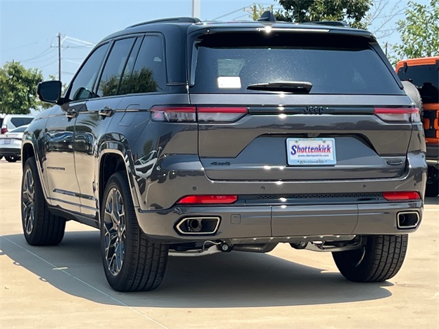 2025 Jeep Grand Cherokee Overland photo 10