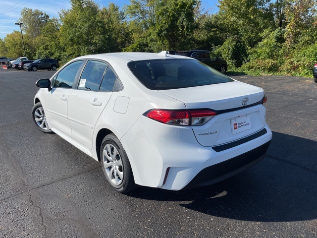 2026 Toyota Corolla LE photo 3