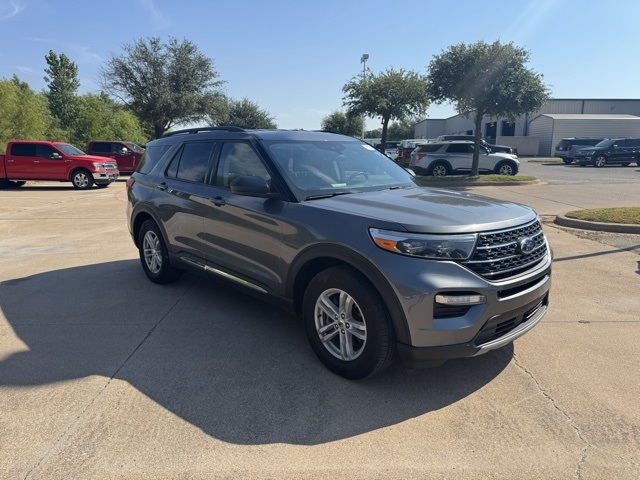 2024 Ford Explorer XLT photo 2