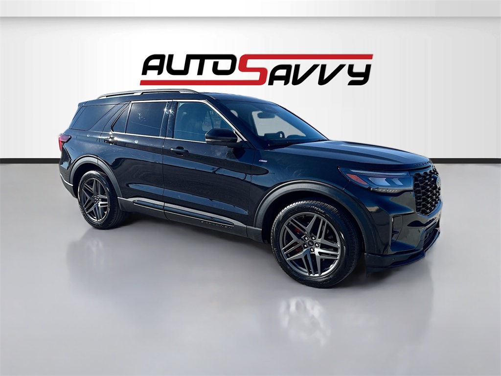 2025 Ford Explorer ST-LINE's photo