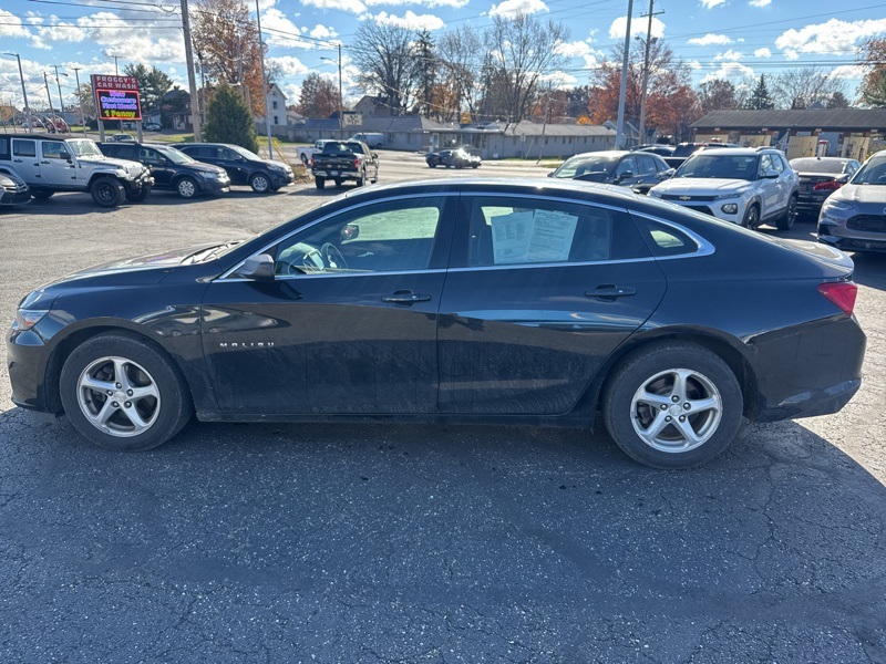 2018 Chevrolet Malibu LS photo 4