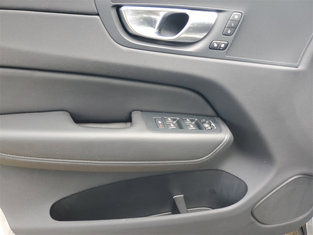 used 2025 Volvo XC60 car, priced at $32,895