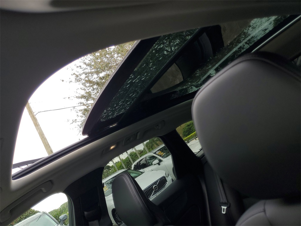 used 2025 Volvo XC60 car, priced at $32,895