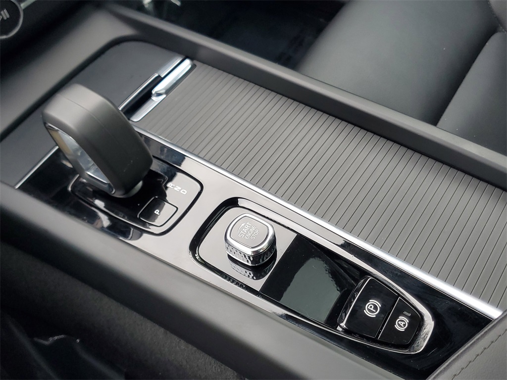 used 2025 Volvo XC60 car, priced at $32,895