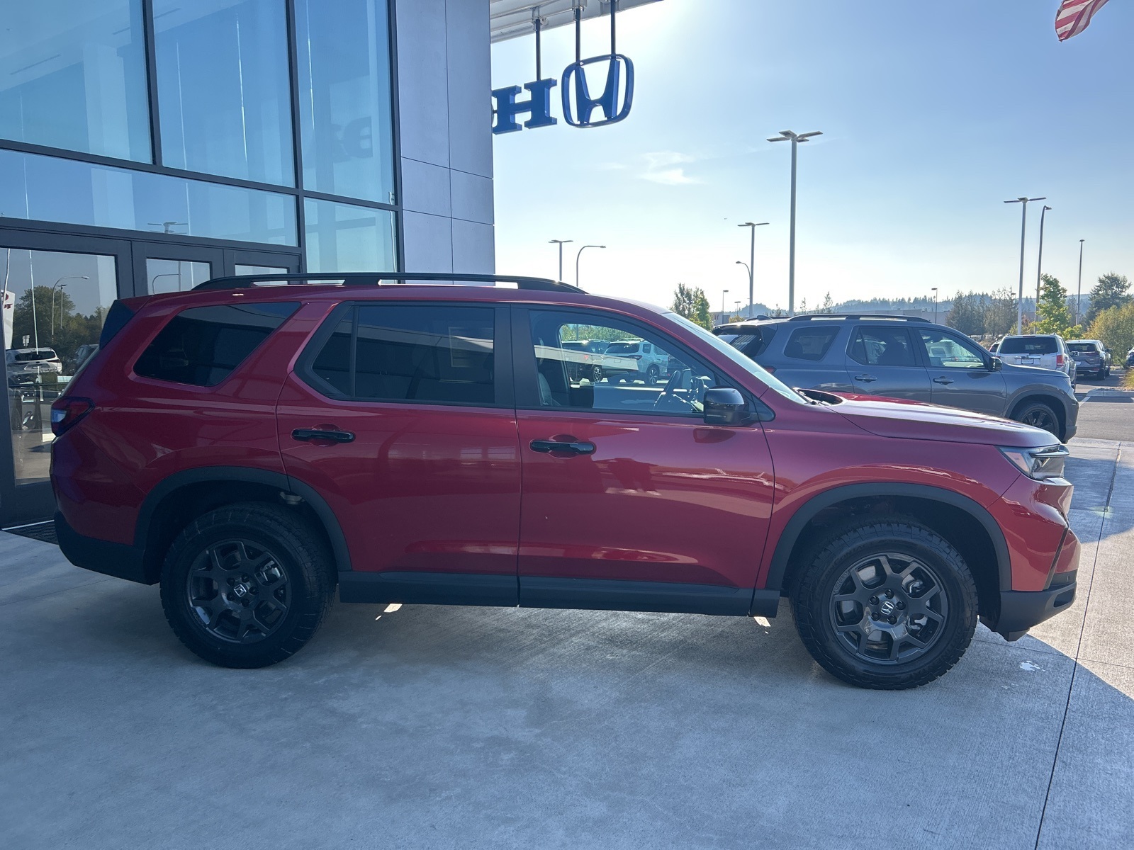 2025 Honda Pilot TrailSport photo 3