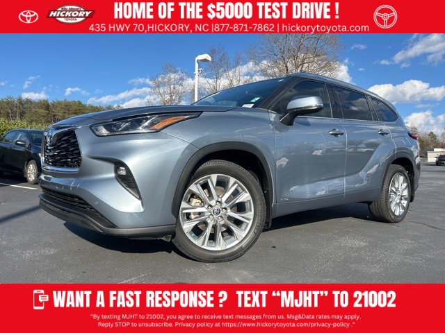 2022 Toyota Highlander Limited's photo