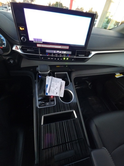 2025 Toyota Sienna XSE photo 4