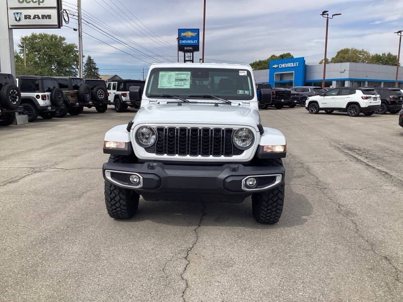 2025 Jeep Gladiator Sport photo 2