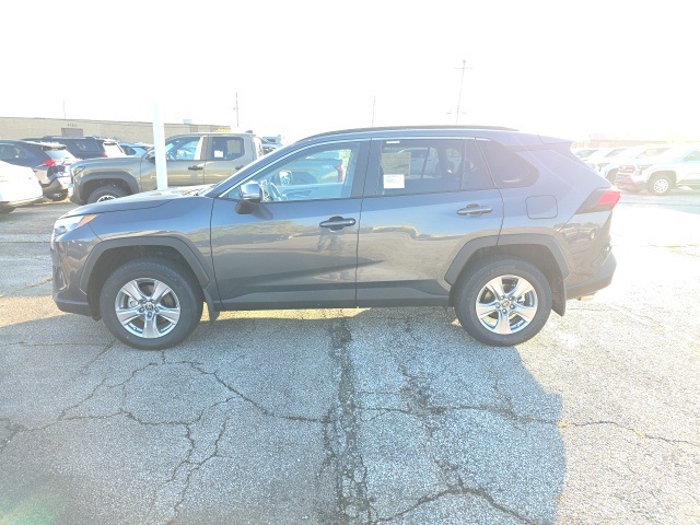 2025 Toyota RAV4 XLE photo 2