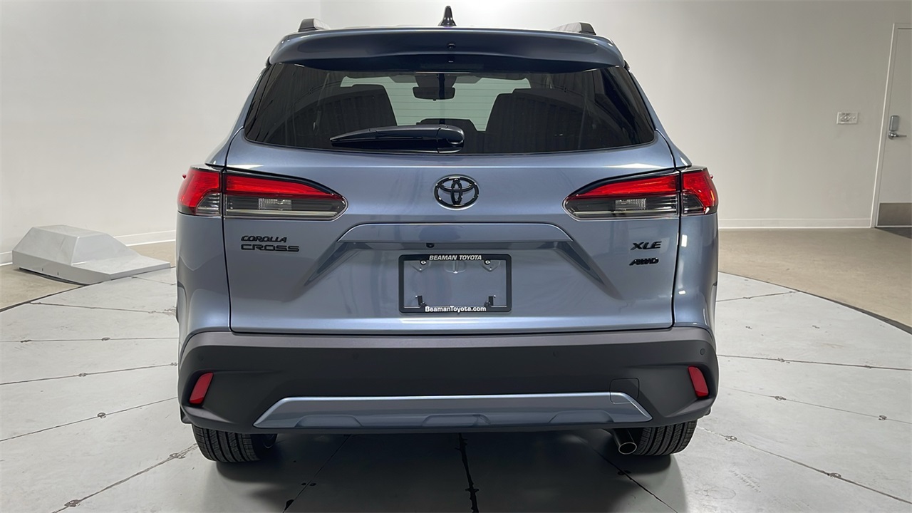 2026 Toyota Corolla Cross XLE photo 4