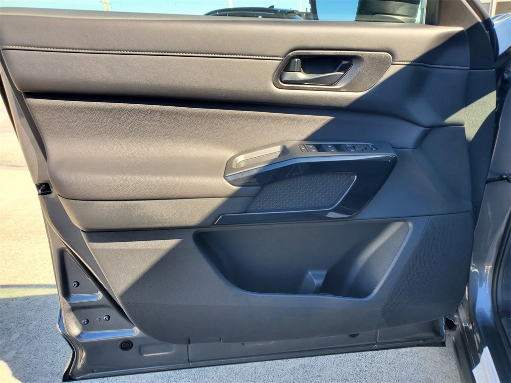 new 2025 Nissan Pathfinder car, priced at $30,477