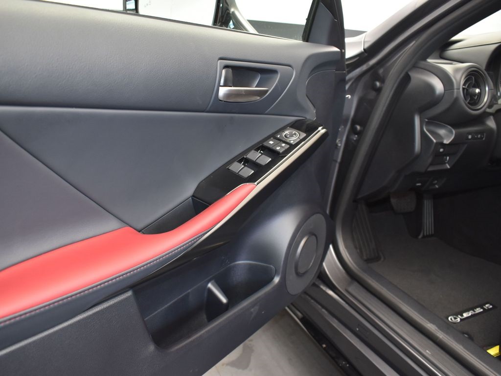 2025 Lexus IS 350 F SPORT photo 8