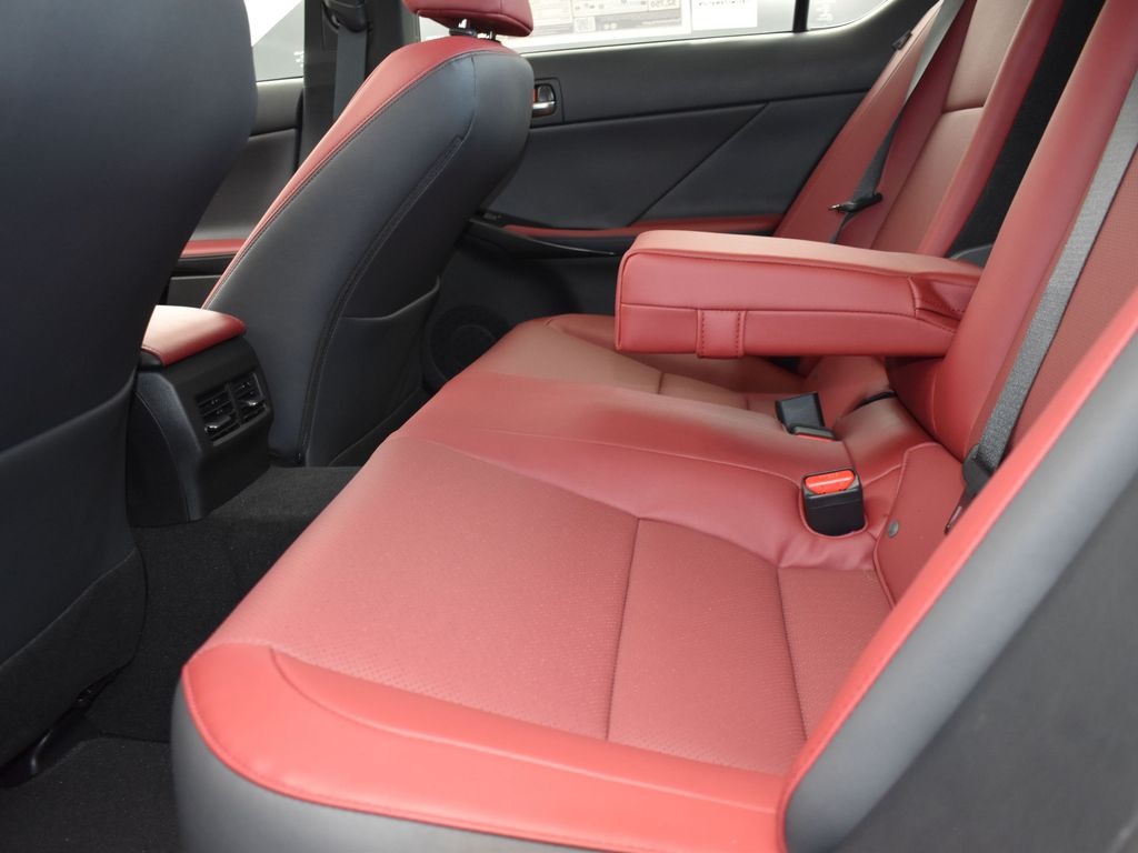 2025 Lexus IS 350 F SPORT photo 13