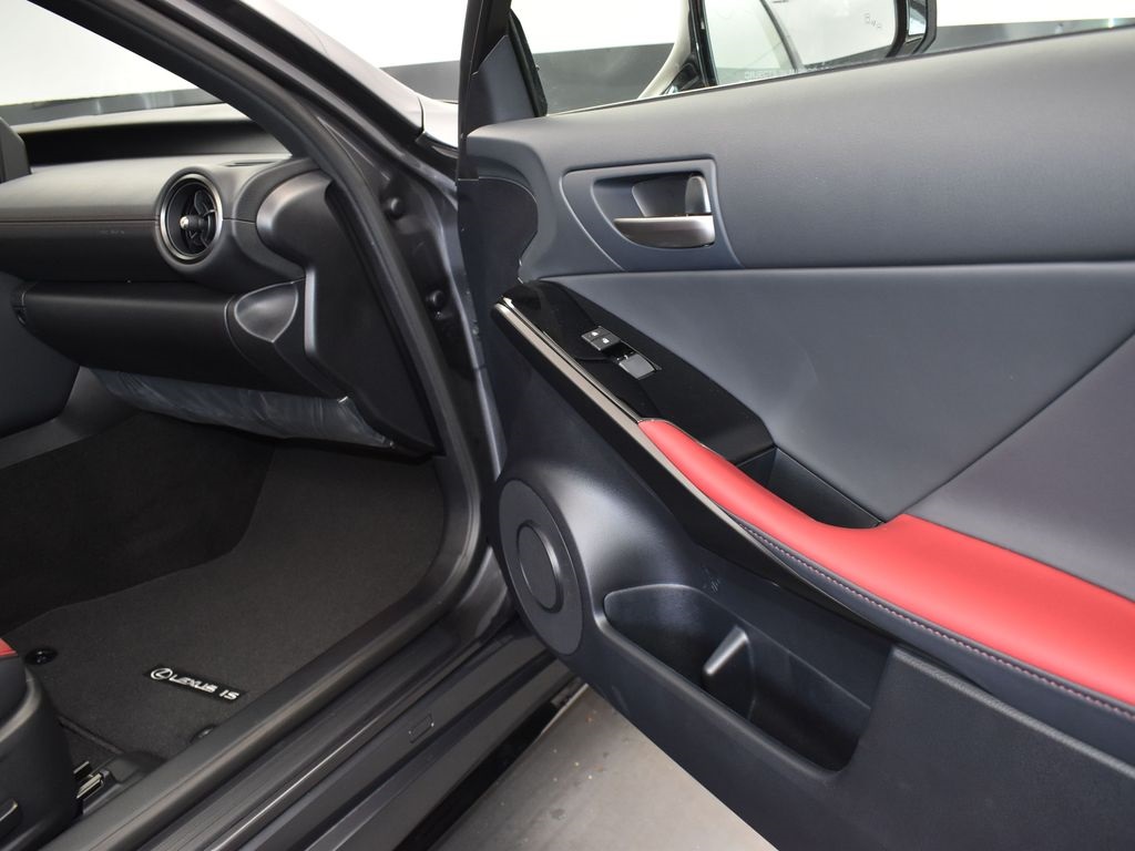 2025 Lexus IS 350 F SPORT photo 20
