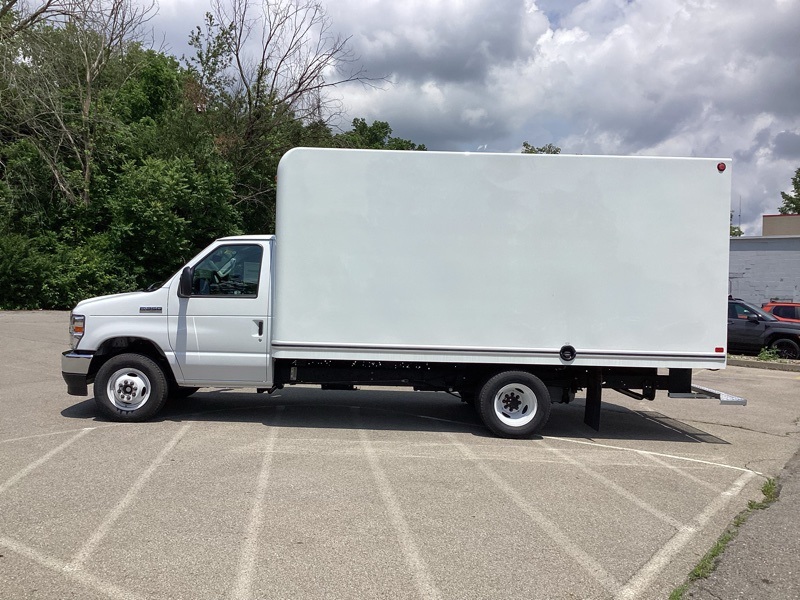 2026 Ford E-350 Base photo 4