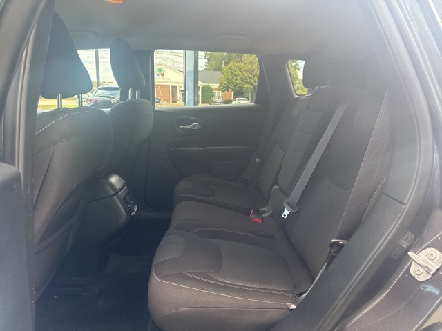 2016 Jeep Cherokee Latitude photo 9