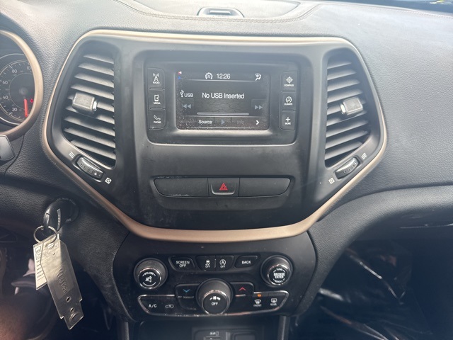 2016 Jeep Cherokee Latitude photo 13