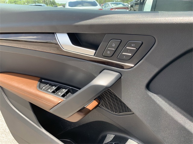2019 Moonlight Blue Audi Q5 2.0T Premium Plus AWD SUV