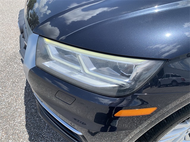 2019 Moonlight Blue Audi Q5 2.0T Premium Plus AWD SUV