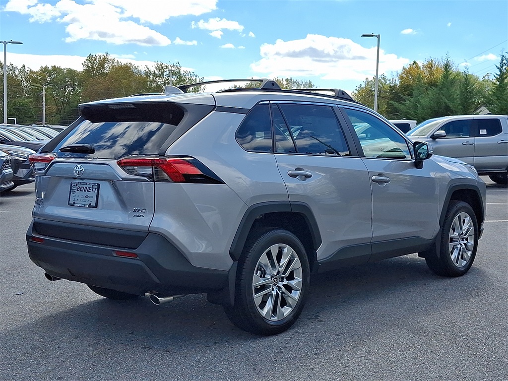 2025 Toyota RAV4 XLE Premium photo 3
