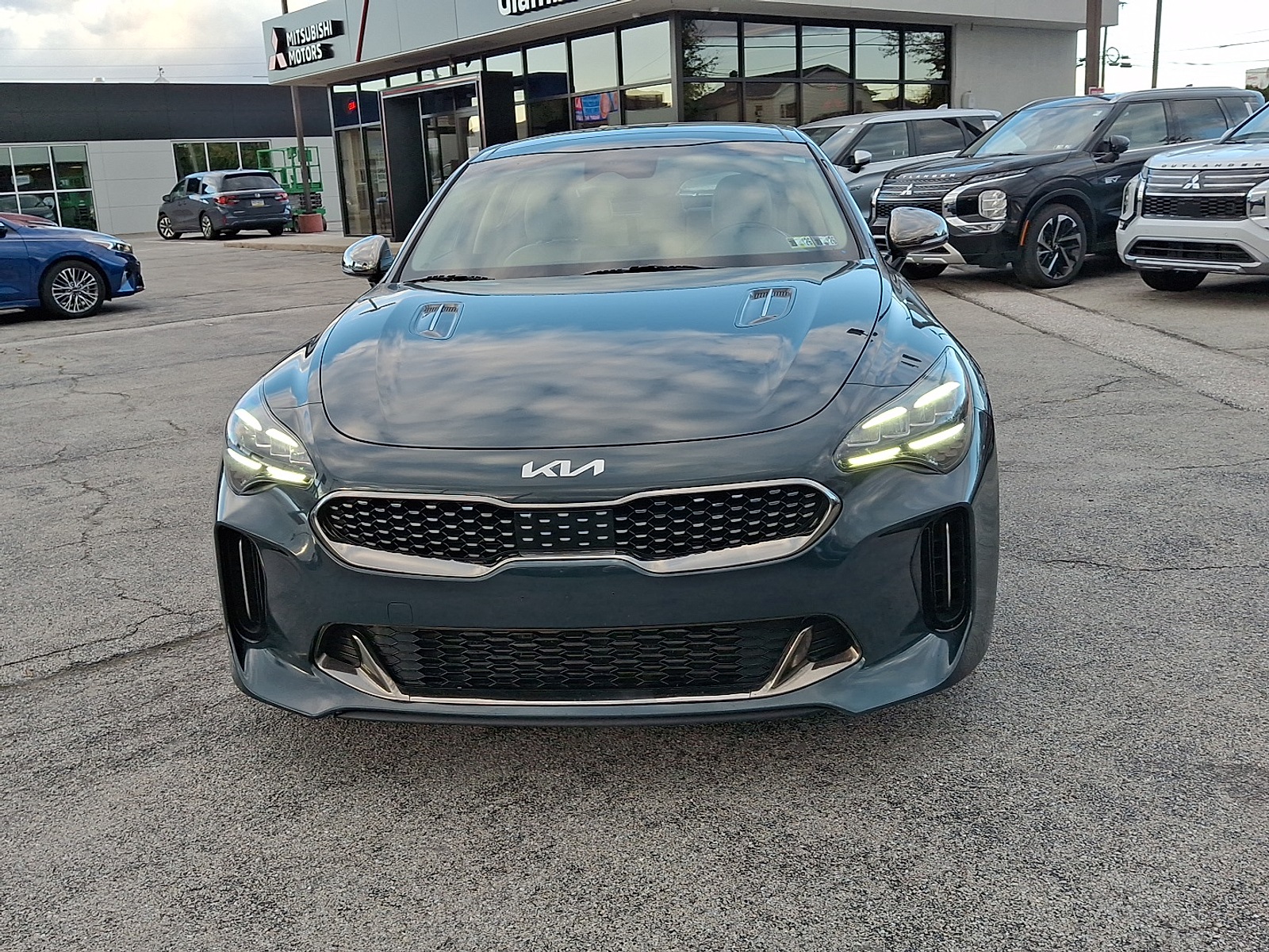 2022 Kia Stinger GT1 photo 2