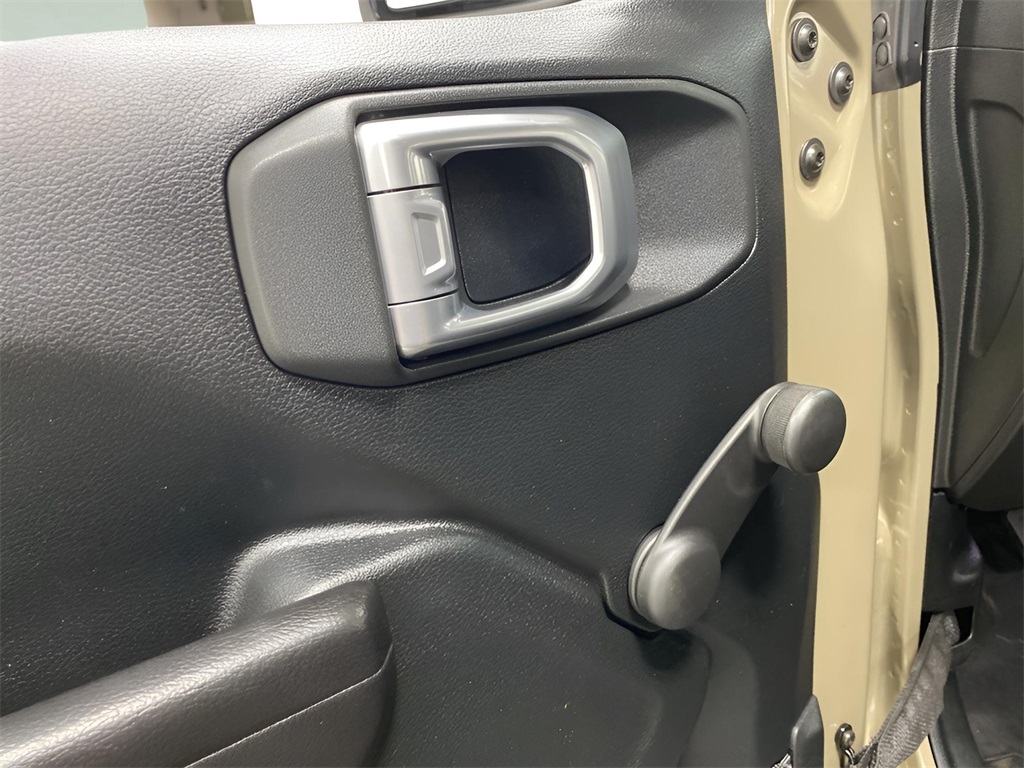 2020 Jeep Gladiator Sport photo 29