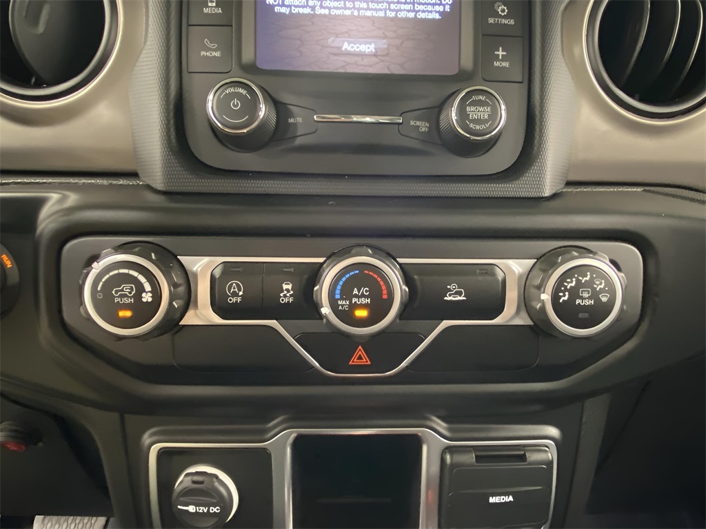 2020 Jeep Gladiator Sport photo 8