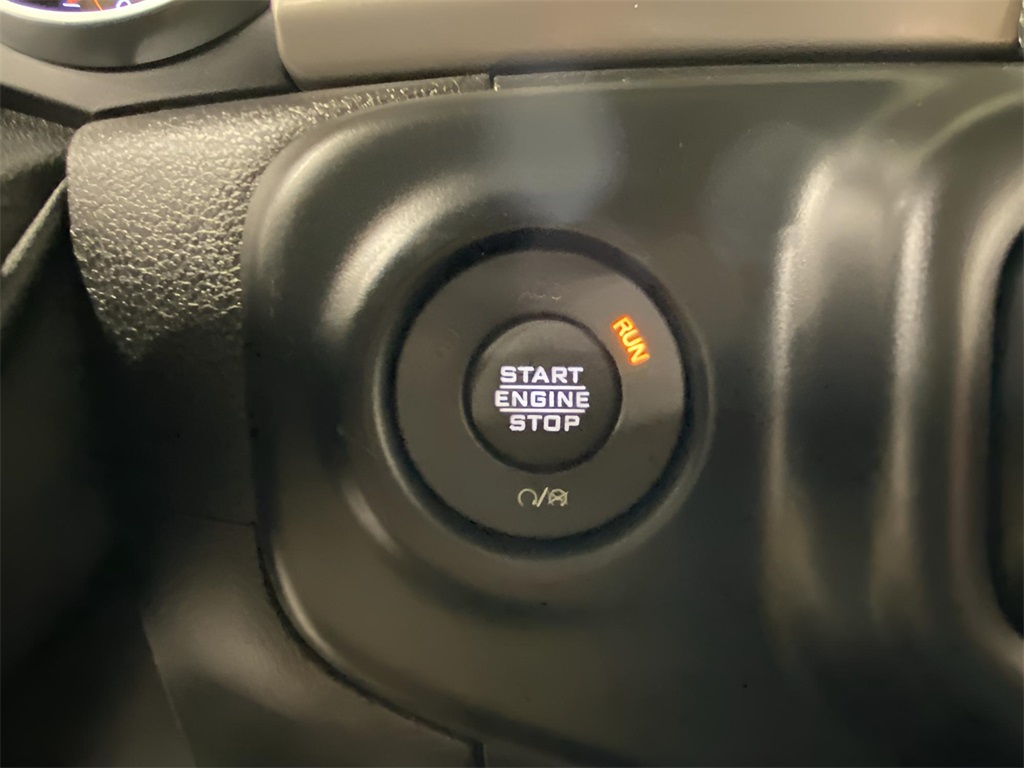 2020 Jeep Gladiator Sport photo 9