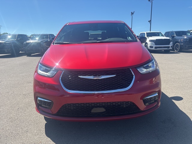 2026 Chrysler Pacifica photo 12