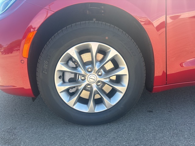 2026 Chrysler Pacifica photo 13