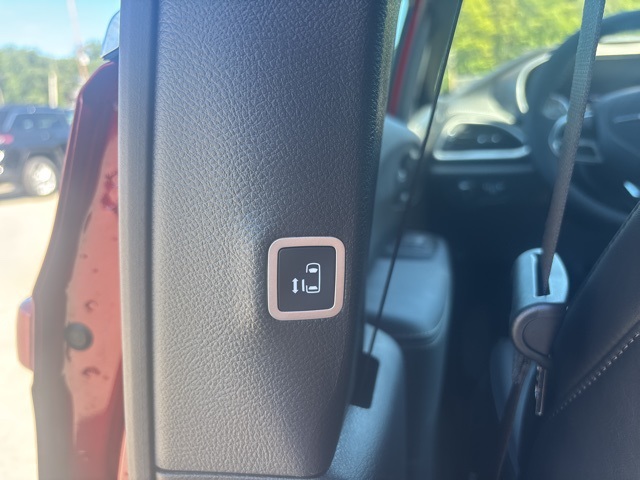 2026 Chrysler Pacifica photo 17