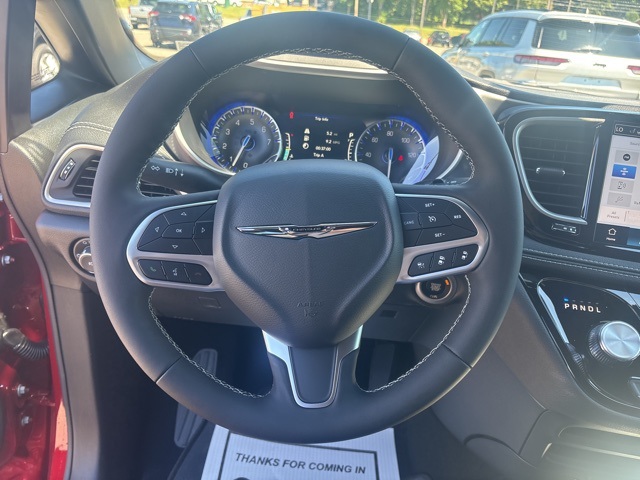 2026 Chrysler Pacifica photo 27