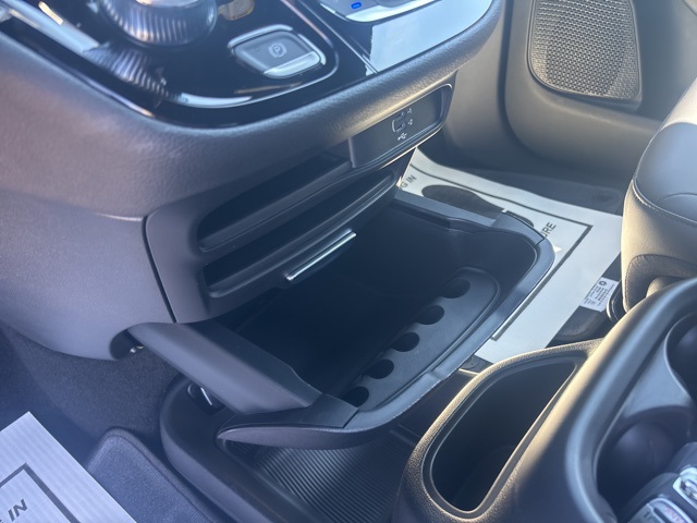 2026 Chrysler Pacifica photo 32
