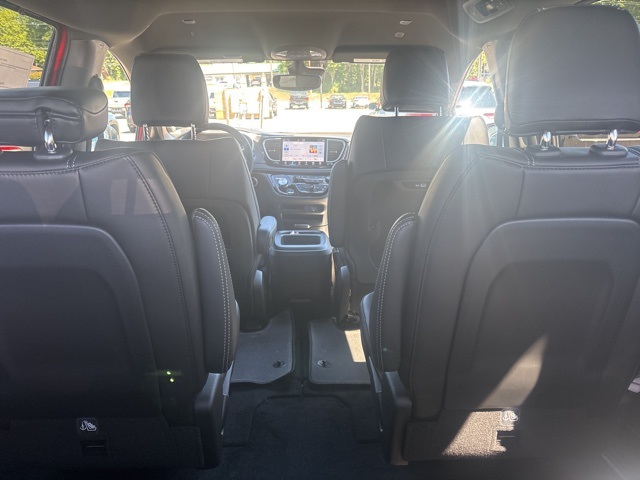 2026 Chrysler Pacifica photo 8