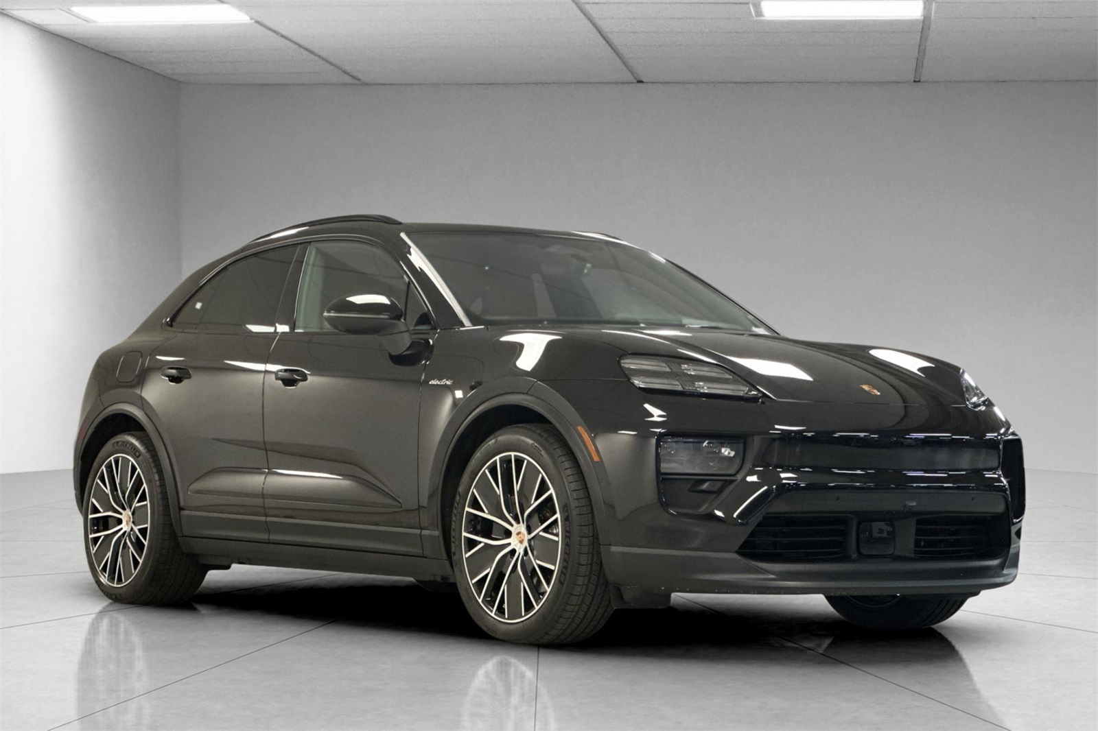 2025 Porsche Macan Electric photo 10